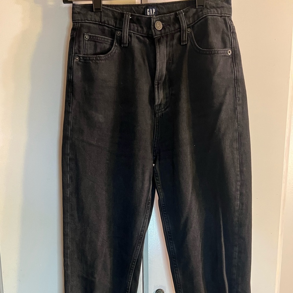 GAP Black Women’s Mom Jeans